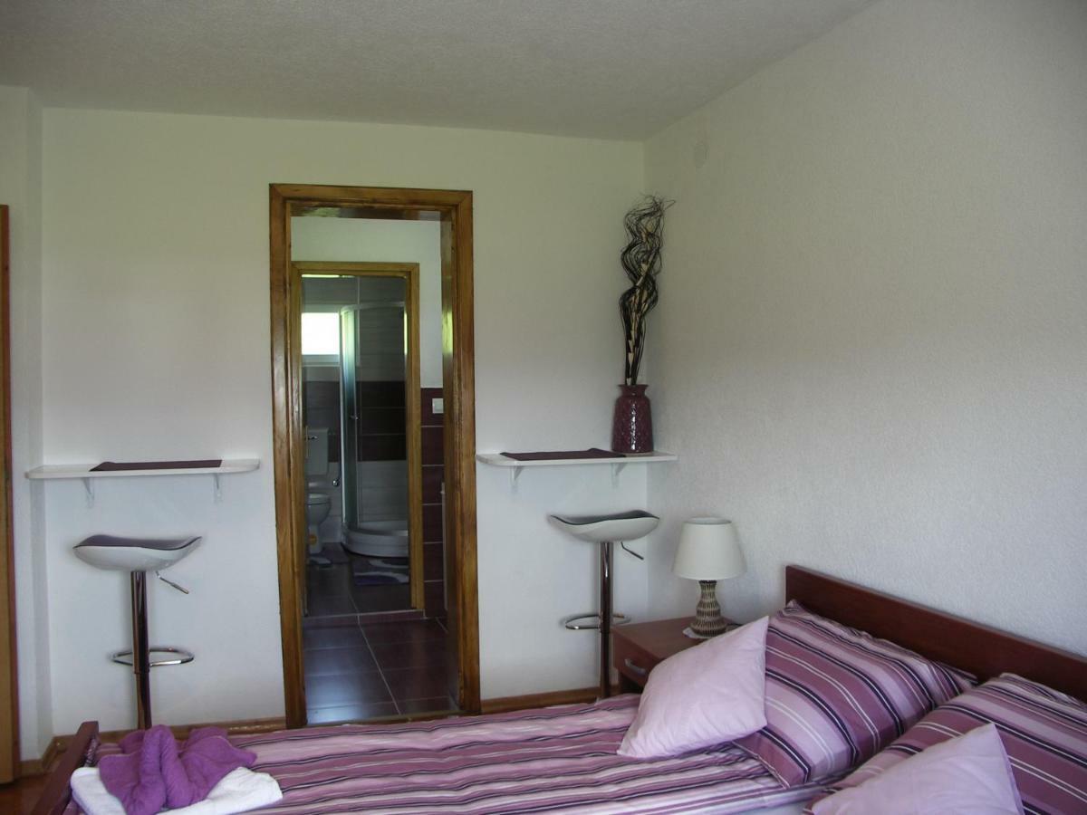 Apartments Zegarac House Korenica Exterior foto